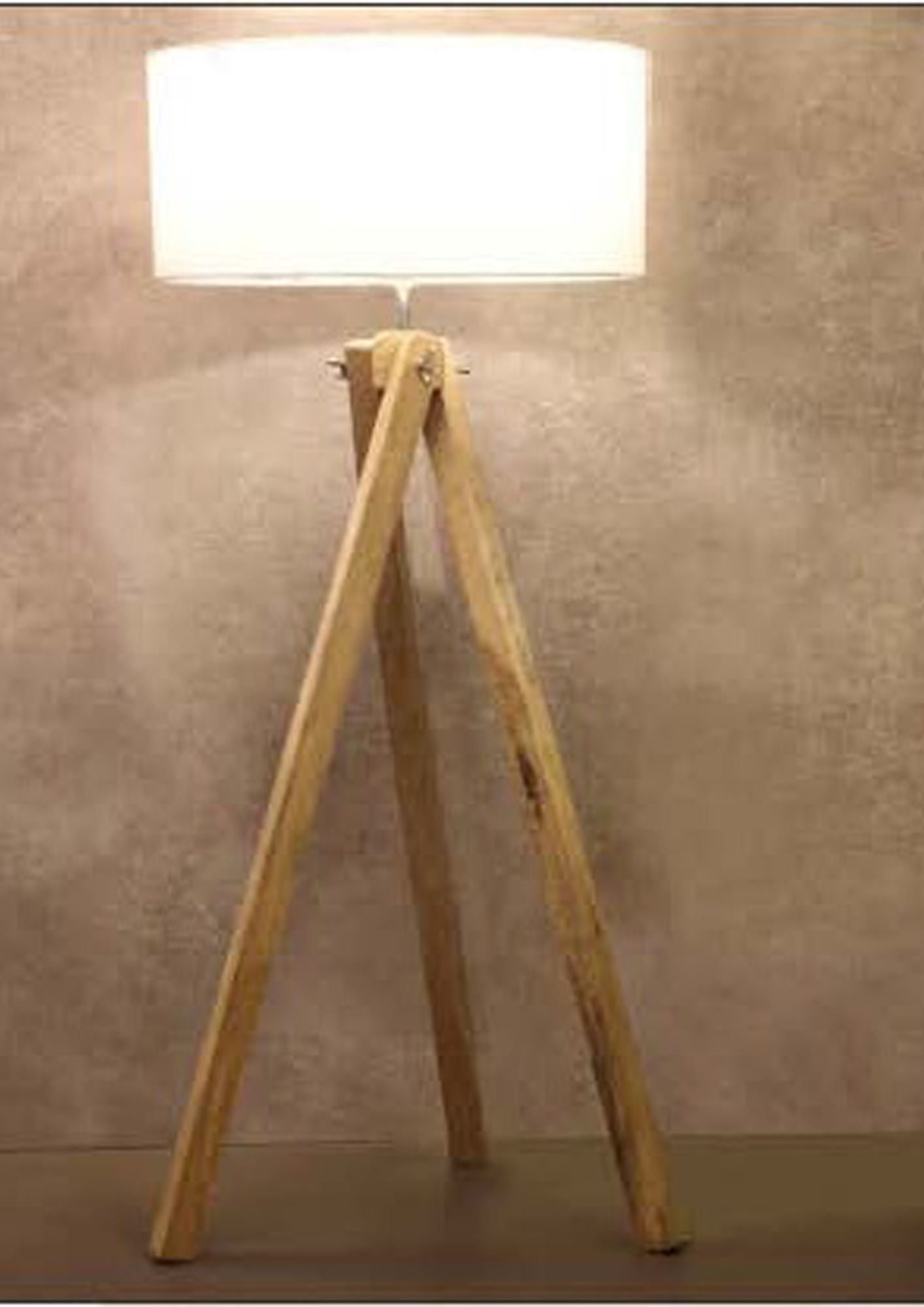 Beyond Lights - Wooden Tripod Lamp- GL